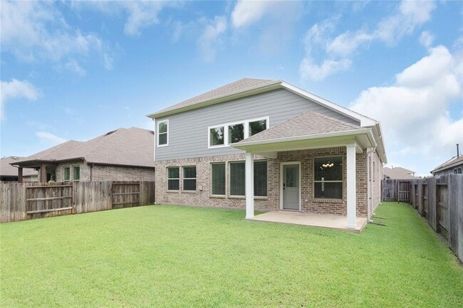 Building Photo - 23827 Via Leoni Dr