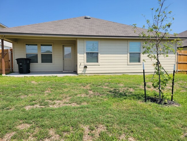 Building Photo - Large Open Floorplan with 3 Br in Killeen ...