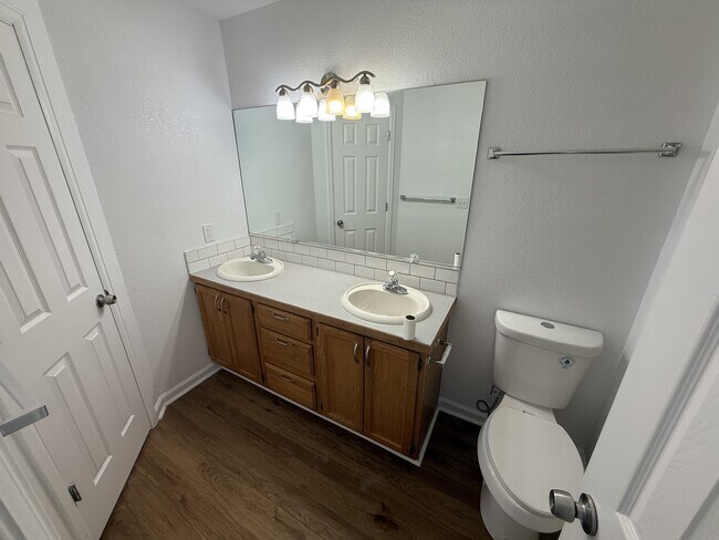 Building Photo - 4541 Dinosaur Ct