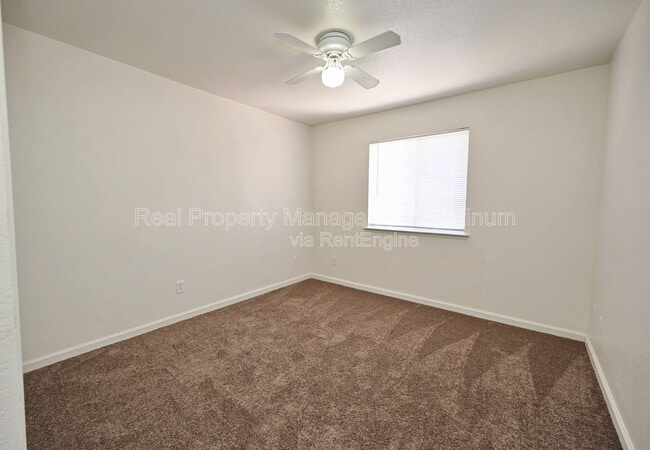 Building Photo - 2233 E Christopher Dr