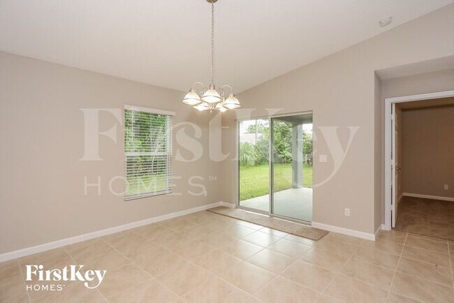 Building Photo - 1573 SW Bermel Ave