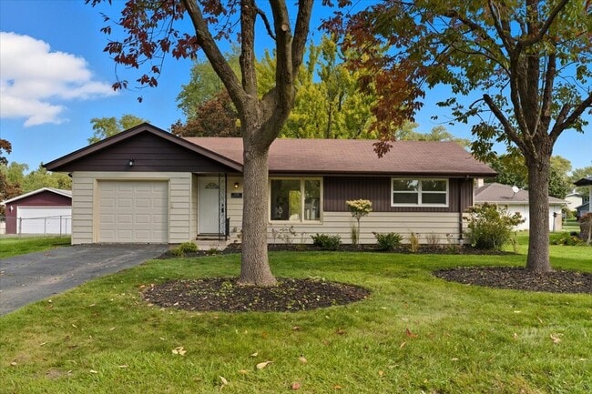 Building Photo - 2124 Burr Oak Ln