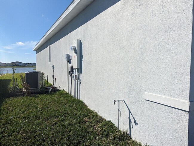 Building Photo - 10644 SW Vasari Way