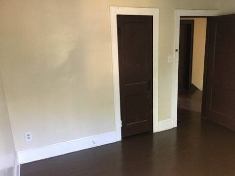 Building Photo - 112 Leora St