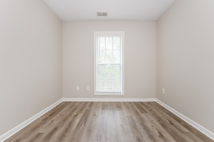 Building Photo - 4017 Riverside Pkwy