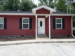 Building Photo - Newer Duplex Located Near the Heart of Tullahoma!