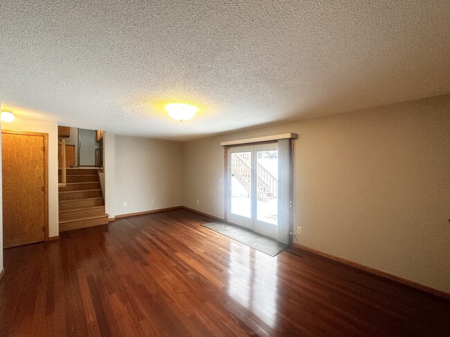 Building Photo - 9403 Lakeside Trl