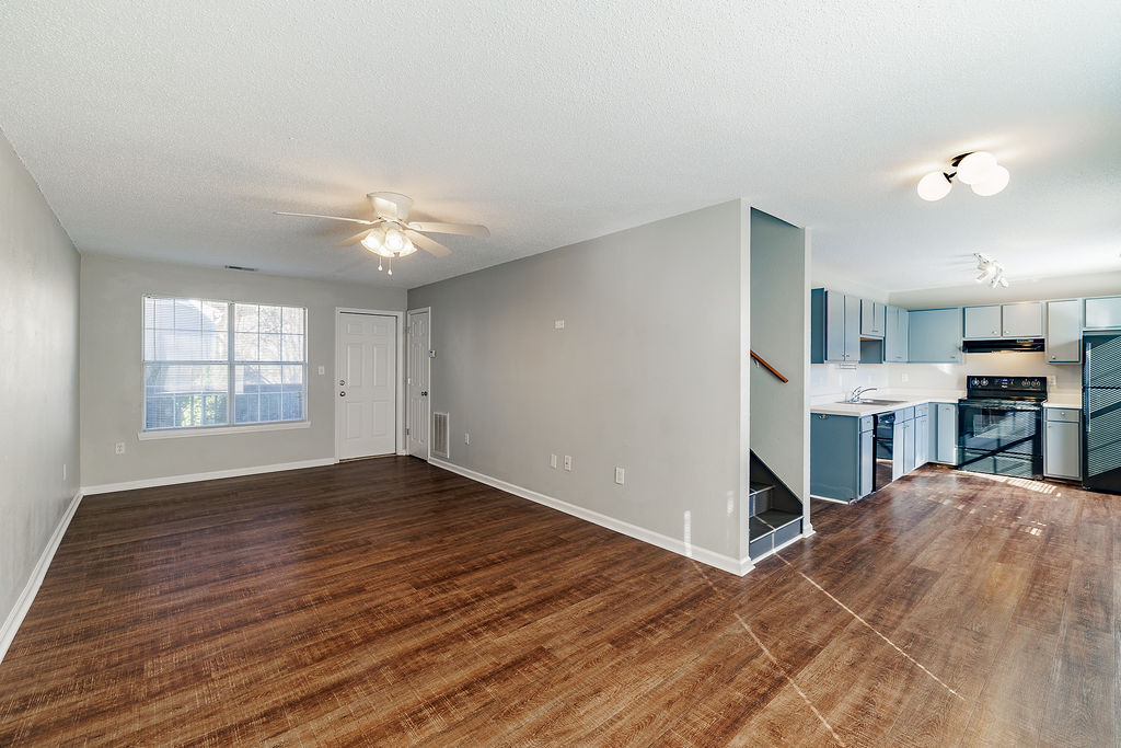 Building Photo - 138 welch Place, unit 4