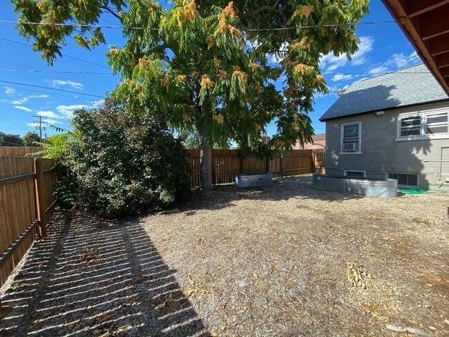 Building Photo - Nice Corner Lot