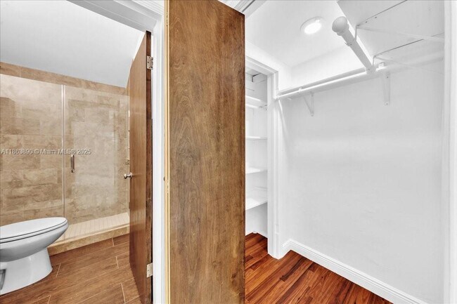 Building Photo - 7341 SW 64th Ct