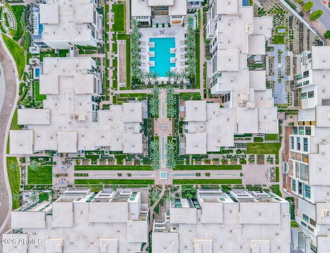 Building Photo - 6587 N Palmeraie Blvd