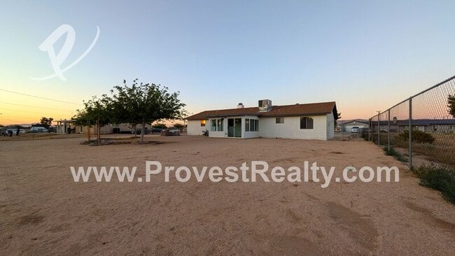 Building Photo - 10790 Sauk Rd