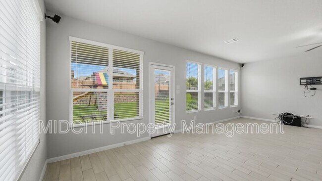 Building Photo - 1858 Lauter Ln