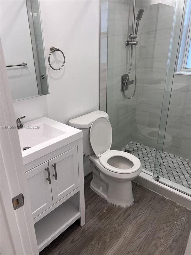 Building Photo - 1432 N Andrews Ave