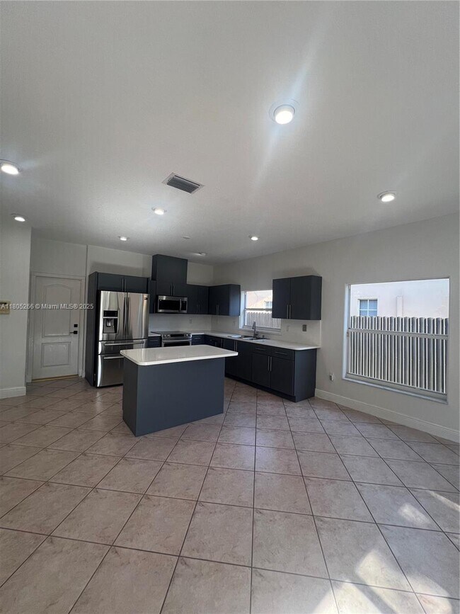 Building Photo - 2682 SW 139th Pl