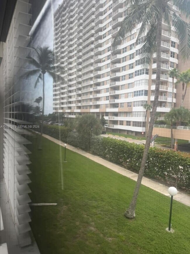 Building Photo - 1936 S Ocean Dr