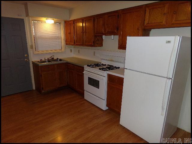 Building Photo - 610 S Maple St
