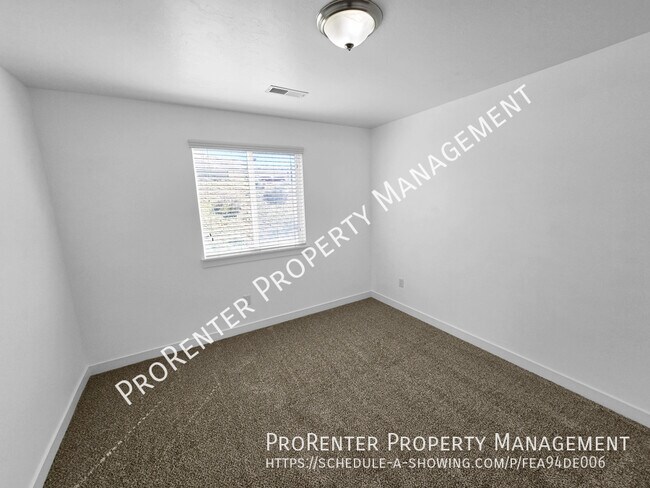 Building Photo - 15171 Gallant Dr