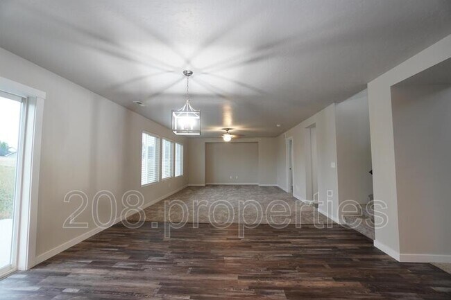 Building Photo - 13776 S Piano Ave