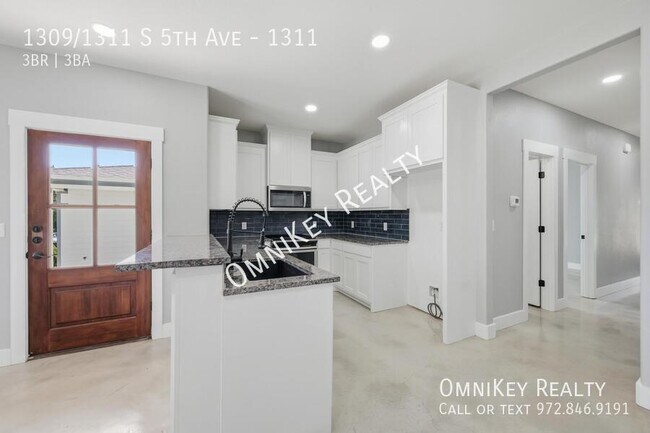 Building Photo - 1309/1311 S 5th Ave-1311