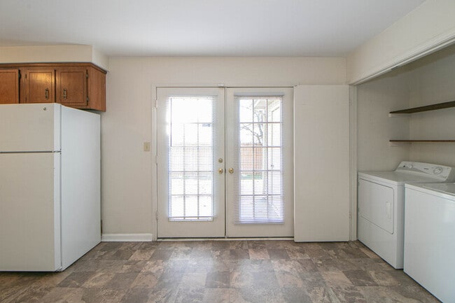 Building Photo - 1603 Minglewood Dr