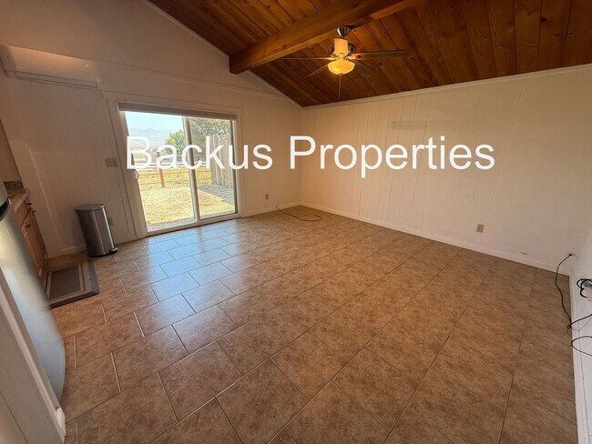 Building Photo - 844 River Rd