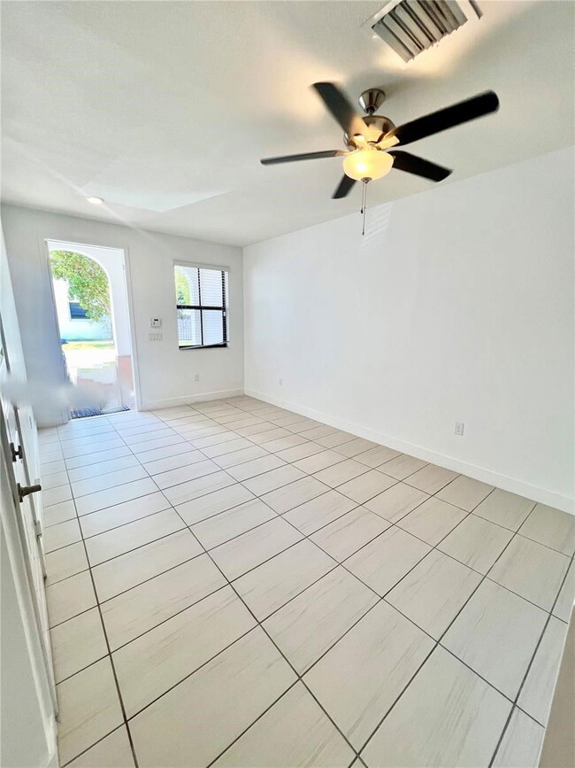Building Photo - 8871 NW 103rd Pl