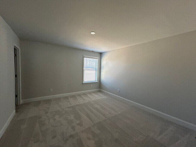 Building Photo - 505 Colebrook Wy