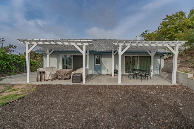 Building Photo - Fully Furnished 3 Bedroom Home for Rent in...
