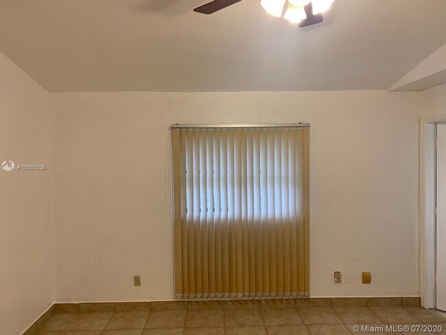 Building Photo - 2499 River Reach Dr