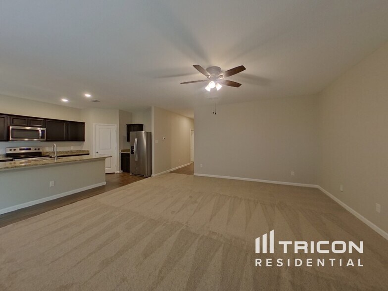 Building Photo - 10352 Jameson Ln