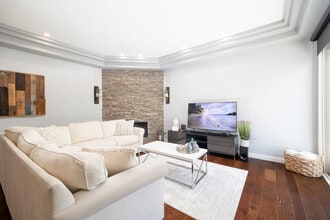 Building Photo - 1079 Sapphire St