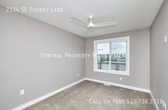 Building Photo - 2334 SE Sydney Ln