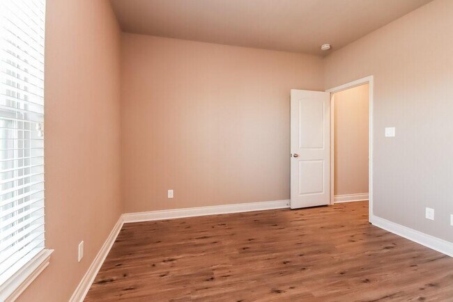 Building Photo - 2342 Falcon Brook Dr