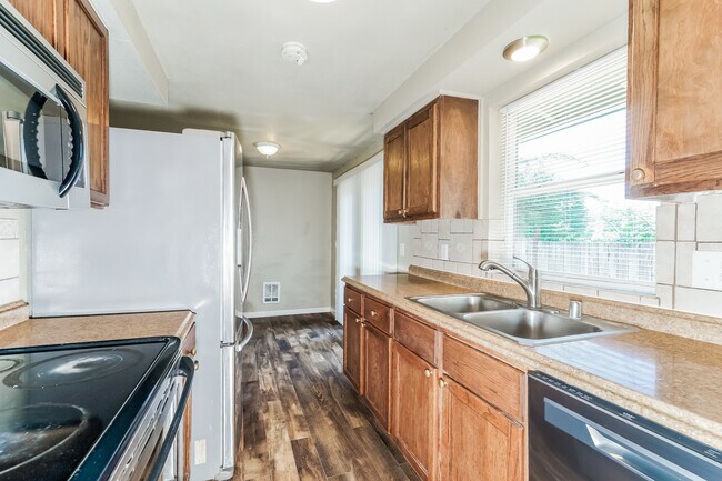 Building Photo - 16028 355th Dr SE
