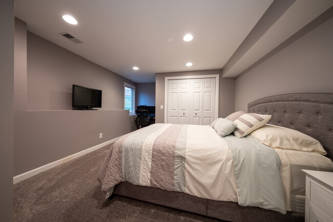 Building Photo - 9513 Briar Cir