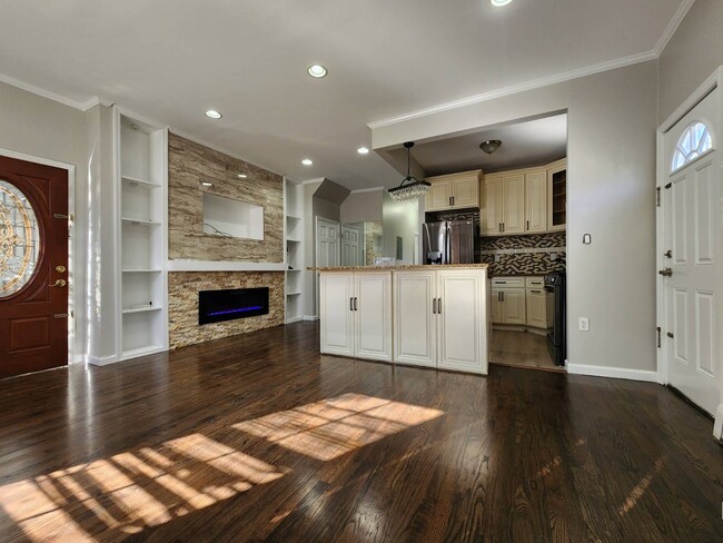 Building Photo - 176-31 130th Ave