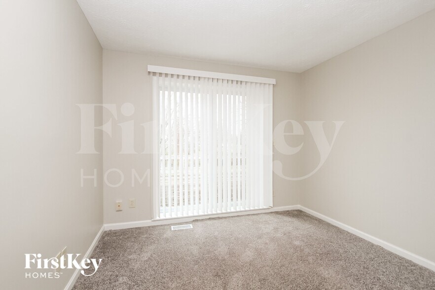 Building Photo - 4496 Braemar Dr