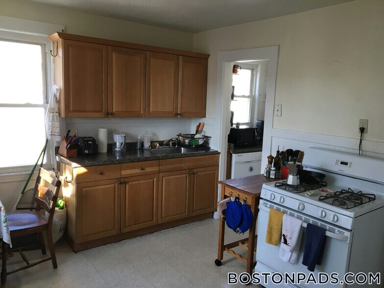 Building Photo - 58 Brock St