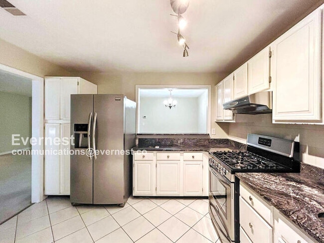 Building Photo - 12170 Cardamom Dr