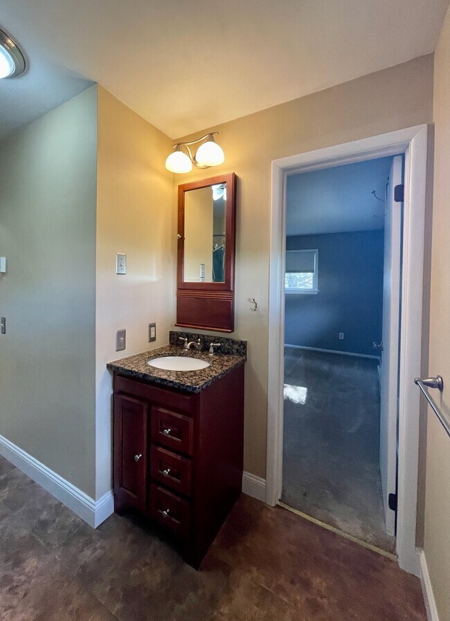 Building Photo - 4408 Circle Dr