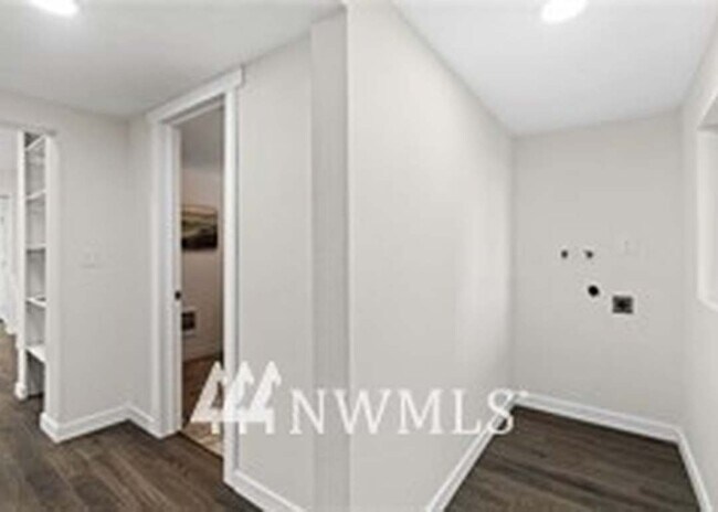 Building Photo - 815 96th St S