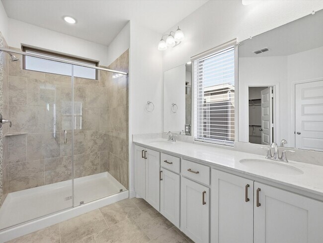 Building Photo - 701 Presidio St