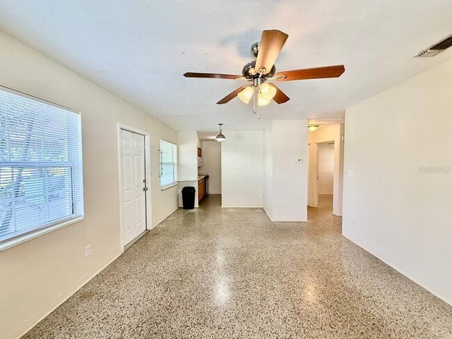 Building Photo - 257 38th Ave SE