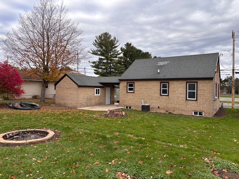 Building Photo - 611 W Randolph St