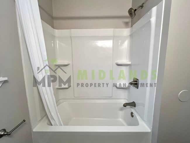 Building Photo - 7116 Patterson Rd