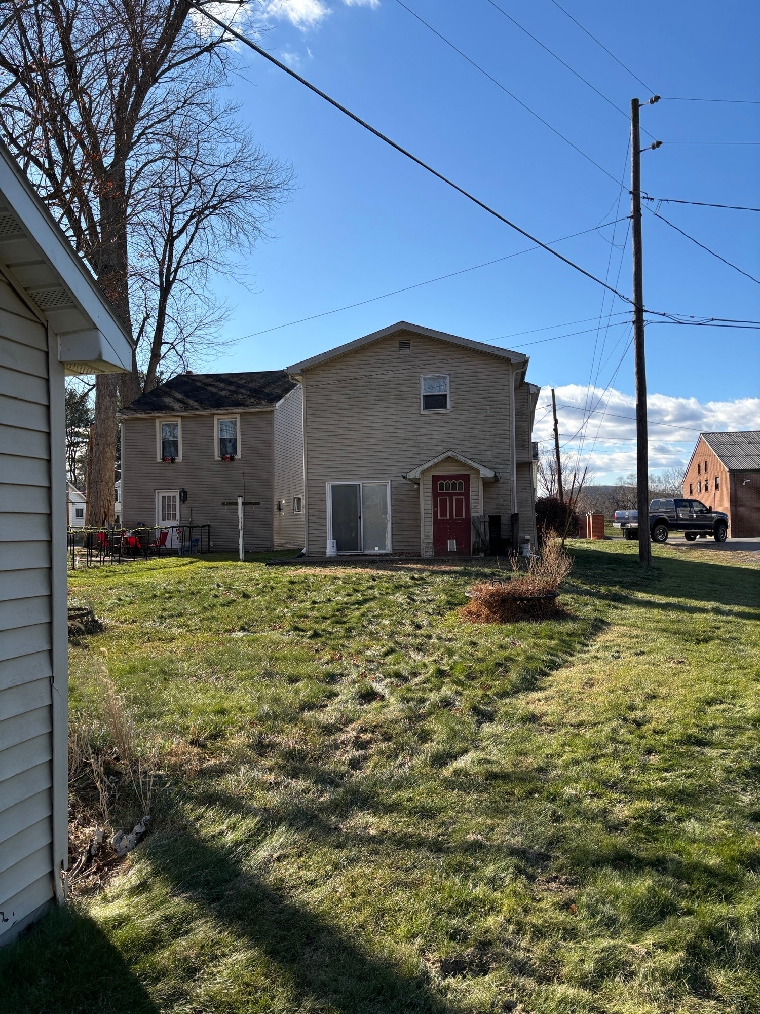 Building Photo - 579 W Mahoning St