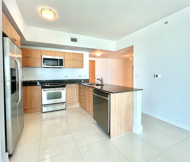 Building Photo - 350 S Miami Ave