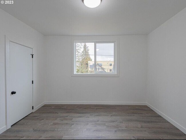 Building Photo - 212 N Blandena St