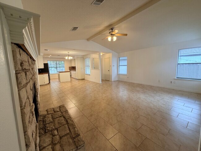 Building Photo - 12716 Covington Trail